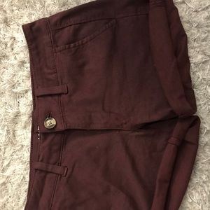 American Eagle maroon shorts